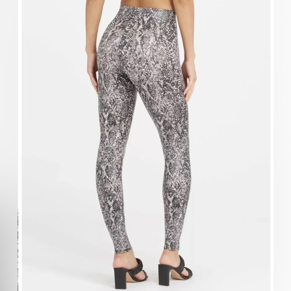 NWT Spanx Faux Leather Snake Shine Leggings Size Small